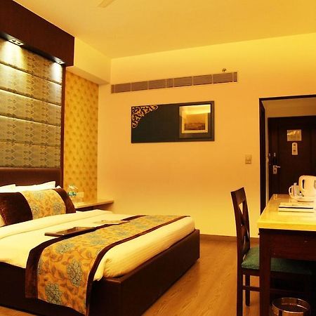 Country Inn & Suites Haridwār Zewnętrze zdjęcie