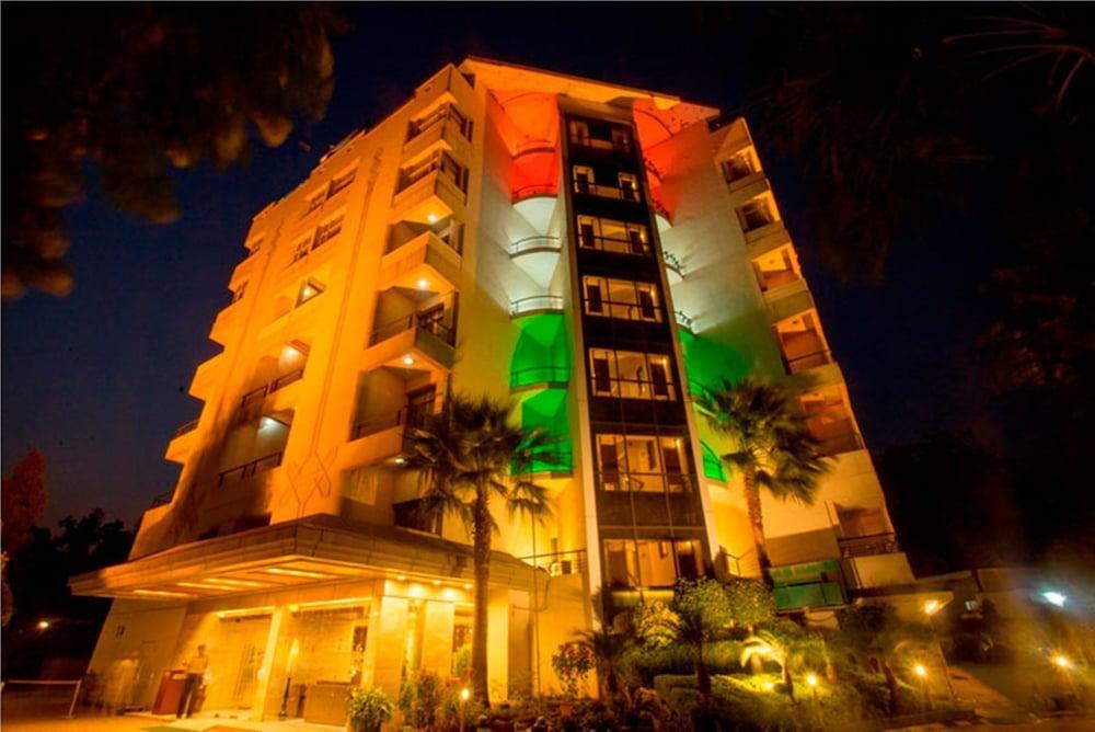 Country Inn & Suites Haridwār Zewnętrze zdjęcie