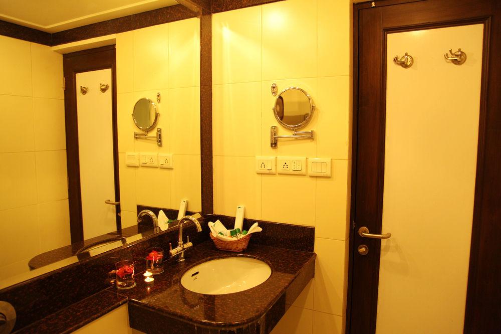 Country Inn & Suites Haridwār Zewnętrze zdjęcie